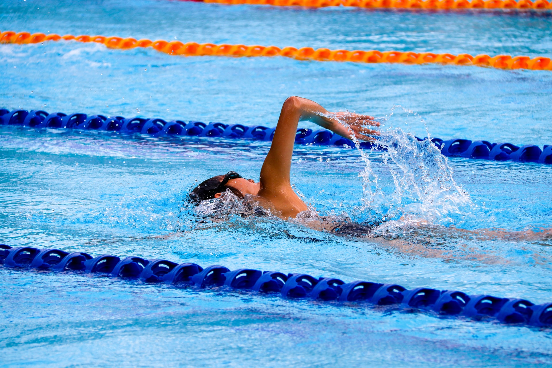 Vorteile und Kontraindikationen des Schwimmens